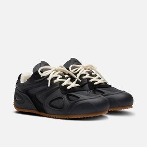 Worn twice! Axel Arigato Women’s leather and suede Black Slow Runner